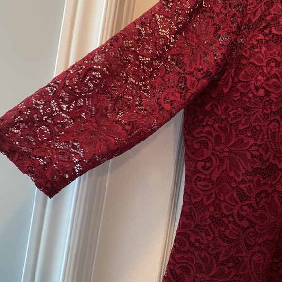 Elegant Lace Midi Dress in Rich Burgundy - Picture 11 of 14